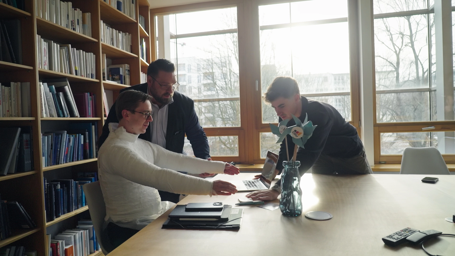 Inside CDU - Philipp Amthor dreht einen Wahlwerbeclip in der Bibliothek des Konrad-Adenauer-Hauses (KAH)