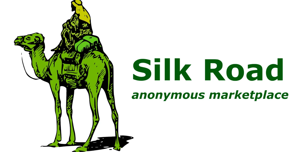 Das Silk Road Logo zeigt einen Mann, der auf einem Kamel reitet. Das Logo war so auf der Originalwebsite mit dem Schriftzug zu sehen.