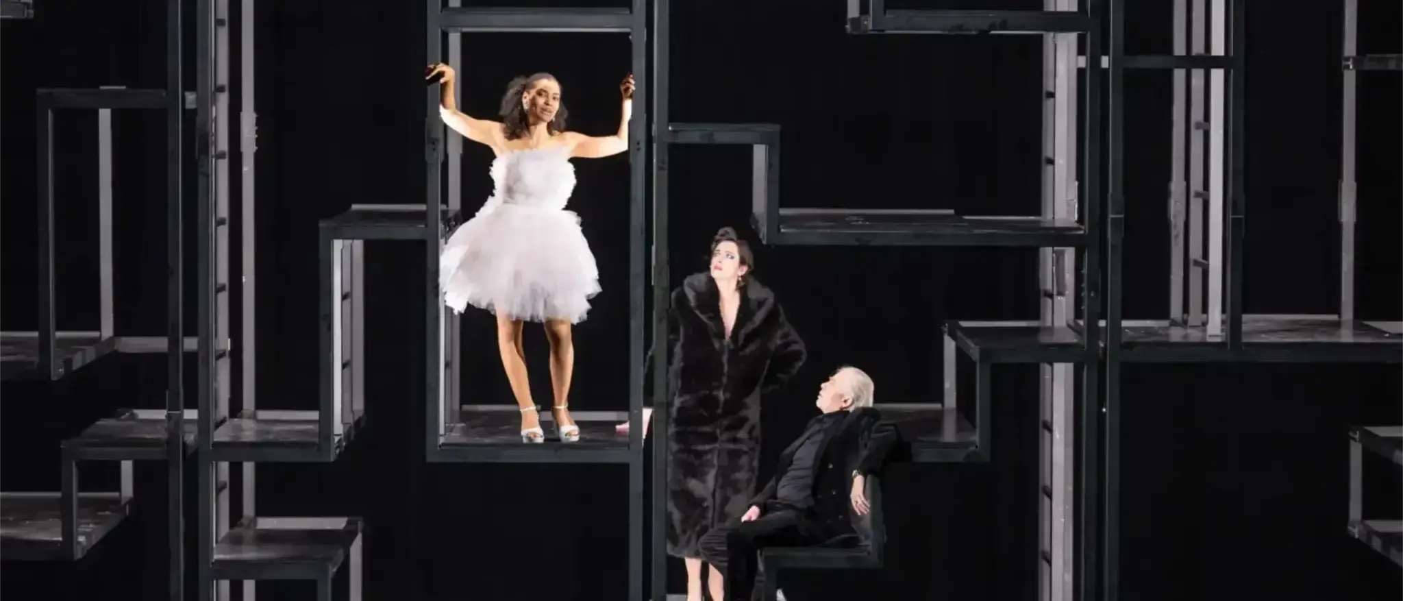 Cynthia Micas als Polly Peachum in der Dreigroschenoper am Berliner Ensemble