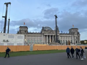 Baustelle für den Graben am Reichstag