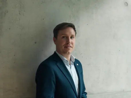 Esra Limbacher (SPD) ist der Sprecher des Seeheimer Kreis, also der konservativen Strömung in der SPD. Patrick Pehl hat mit ihm kurz nach seiner Wahl gesprochen.